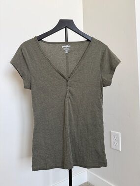 Old Navy Women's Short Sleeve Olive Tee